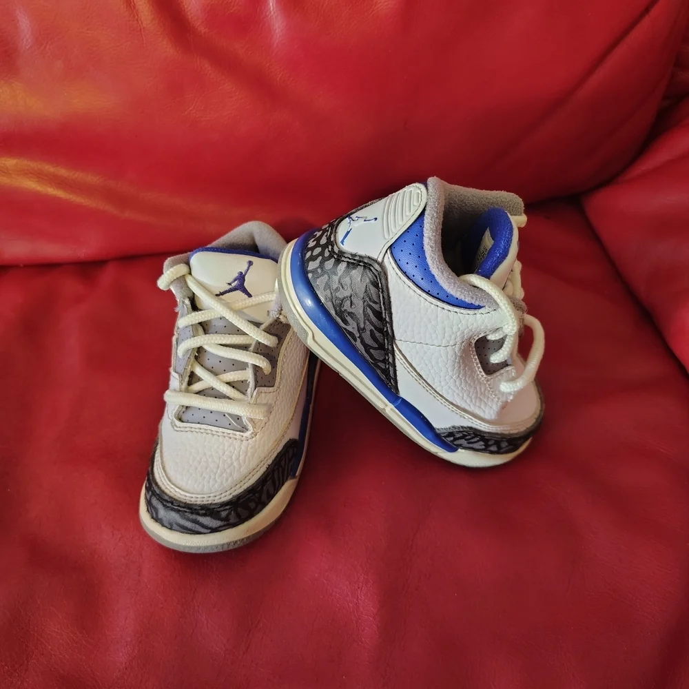 Nike Kids Sneakers in Gray, Black, and Blue